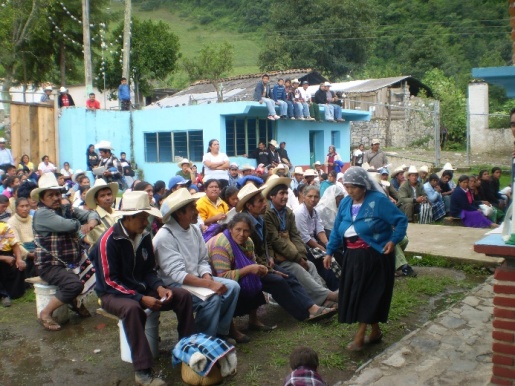 Reunión de la mesa directiva de Ciudemac, abierta a la participación de la comunidad de Tetelancingo. Foto: Copevi